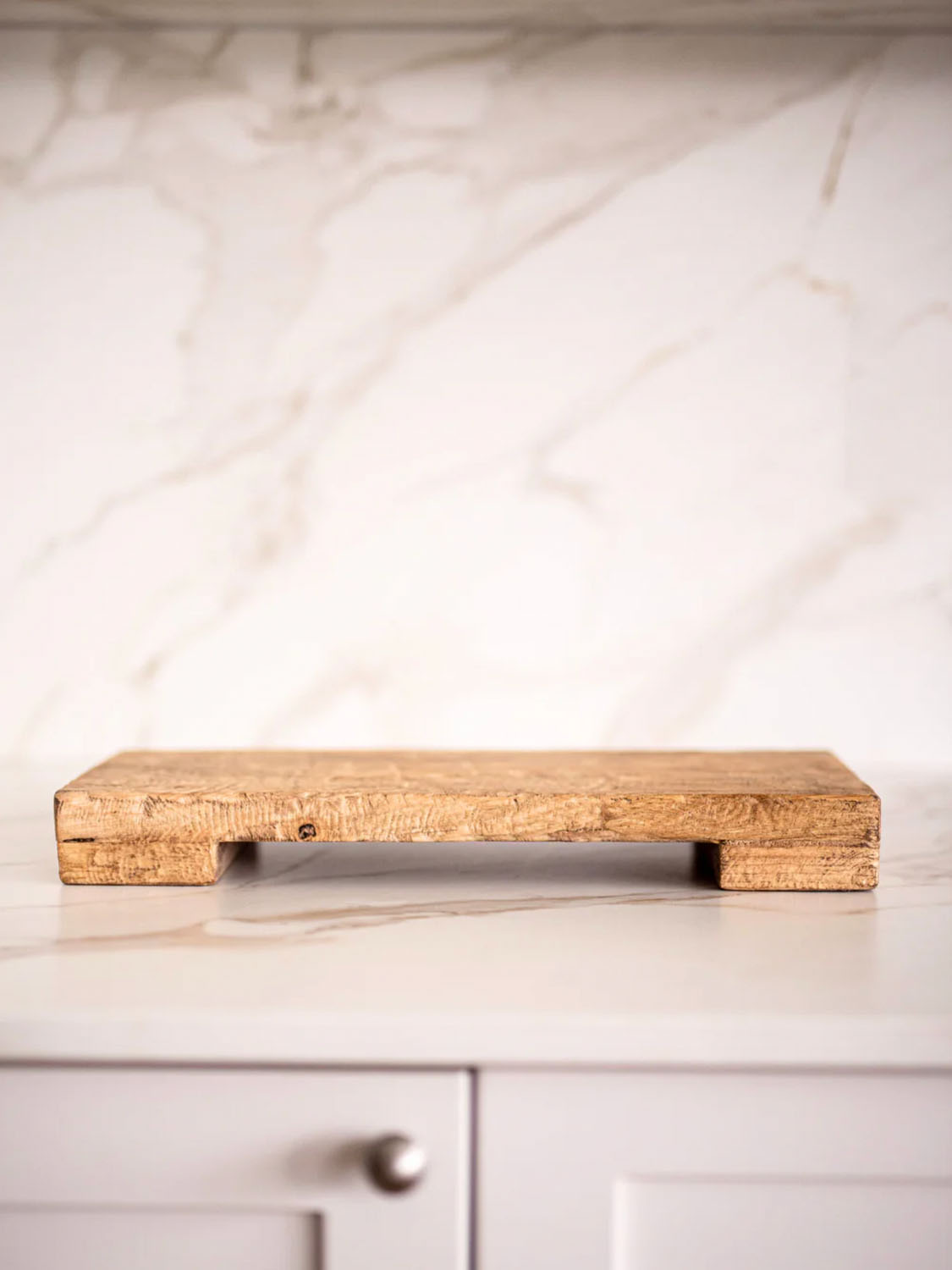 holz-sockel-tablett-ulmenholz