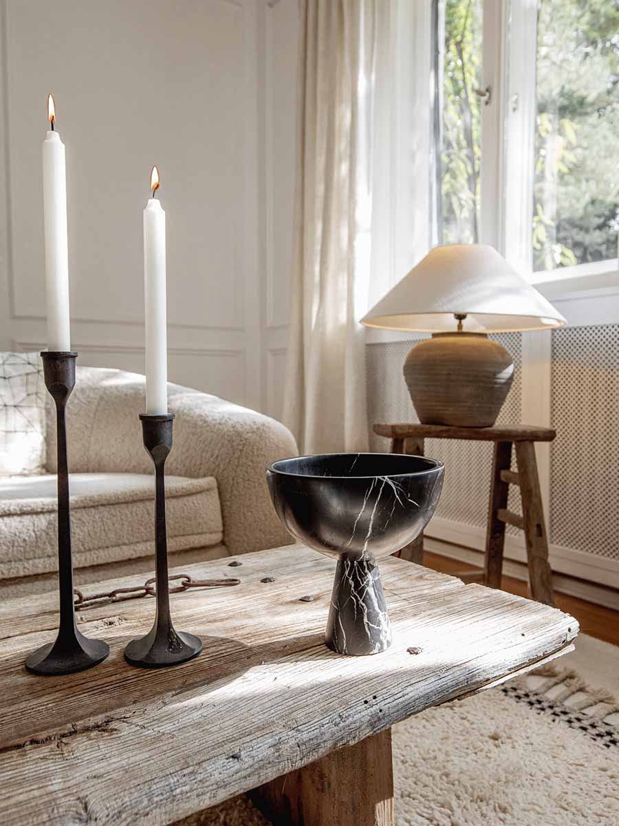 Skulpturelle schwarz Marmorschale mit Fuß , marble pedestal bowl