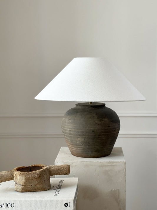 Lampe de table antique en pot