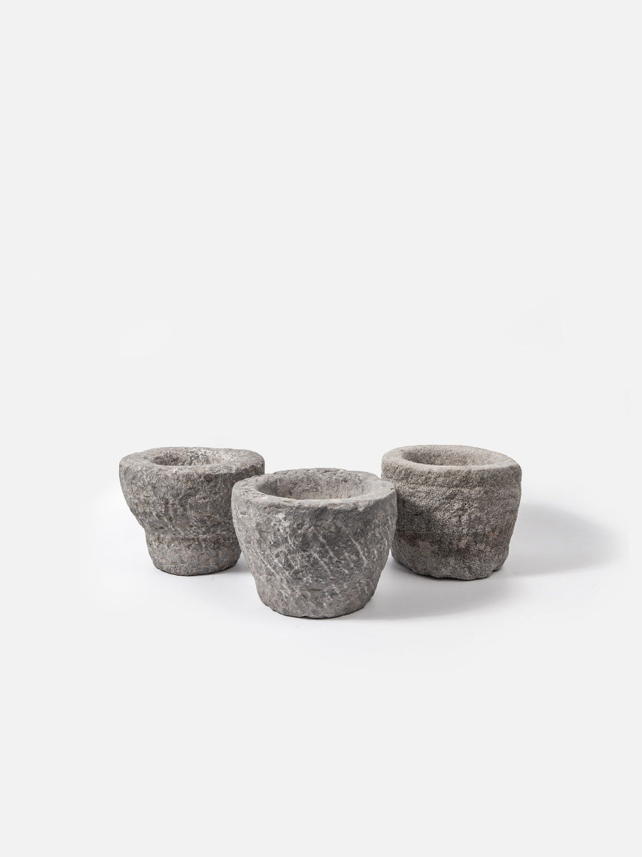 Puristischer Steinmörser Wabi Sabi