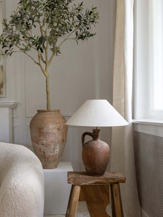 Lampe Terracotta mit antikem Keramikfuß