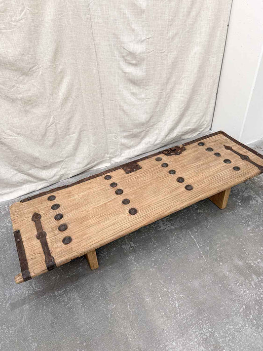 Rustikaler Couchtisch