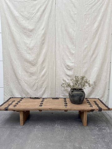 Rustikaler Couchtisch