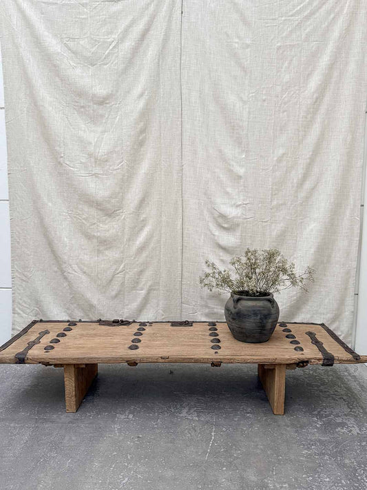 Rustikaler Couchtisch