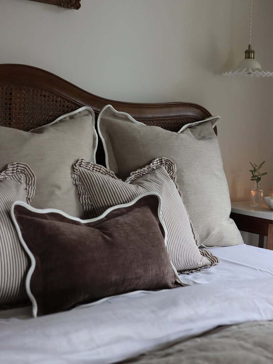 Cojín Louise Marrón Oscuro