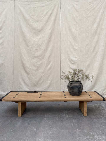 Rustikaler Couchtisch