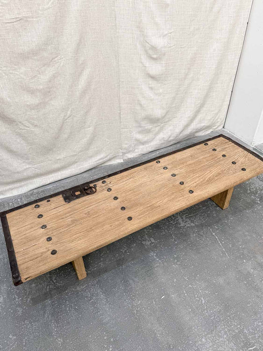 Rustikaler Couchtisch