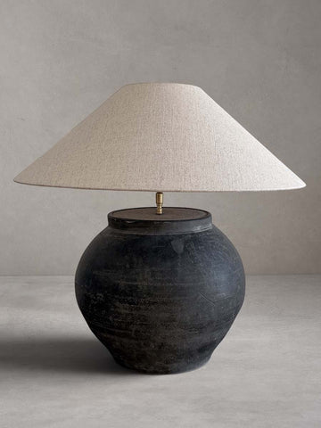 Lampe mit antikem Keramikfuß