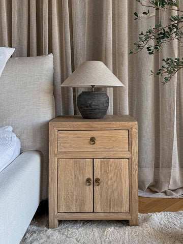 Kommode mit Schublade und Türen