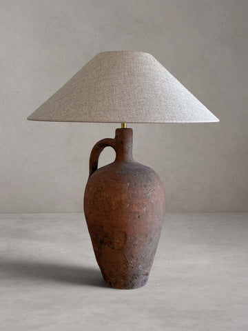 Lampe Terracotta mit antikem Keramikfuß
