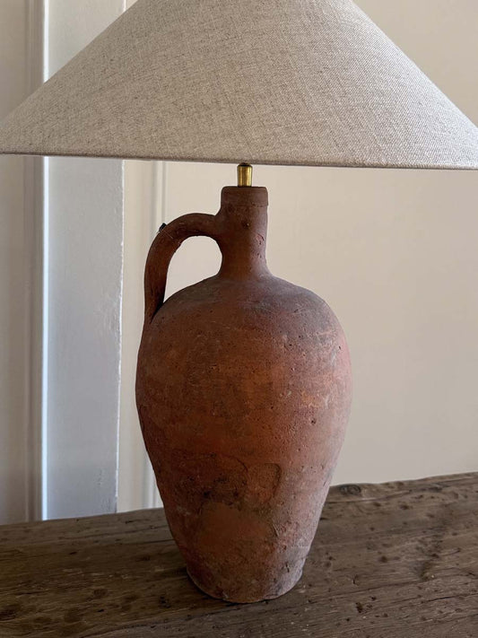 Lampe Terracotta mit antikem Keramikfuß