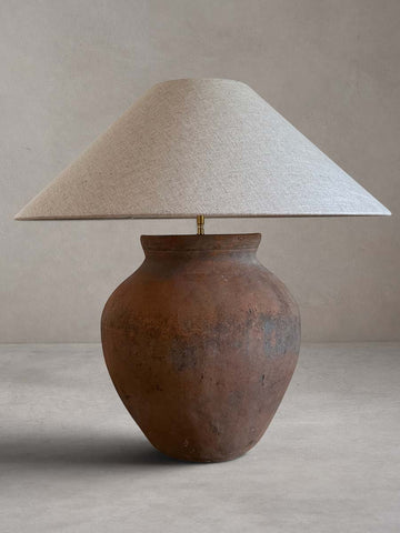 Lampe Terracotta mit antikem Keramikfuß
