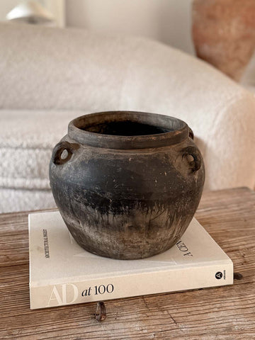 Antique clay pot XXL