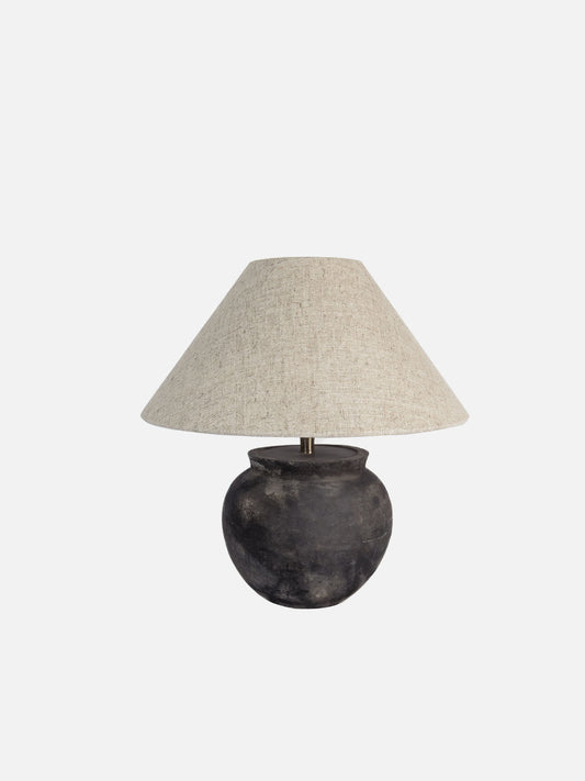 Kleine Lampe mit antikem Keramikfuß