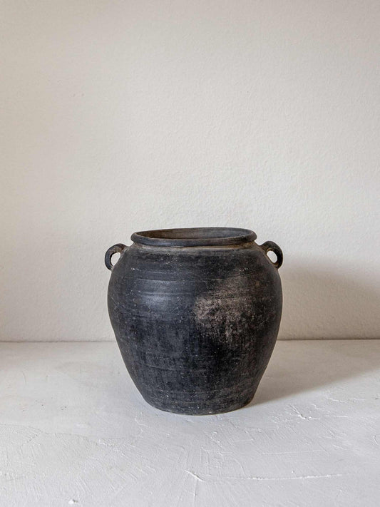 Antiker Tontopf Wabi-Sabi