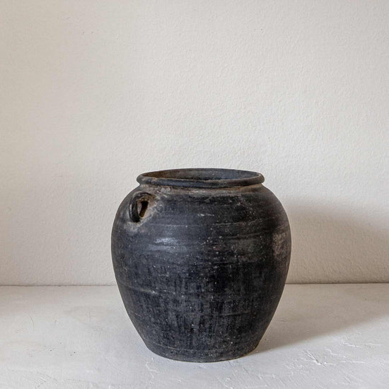 Antiker Tontopf Wabi-Sabi