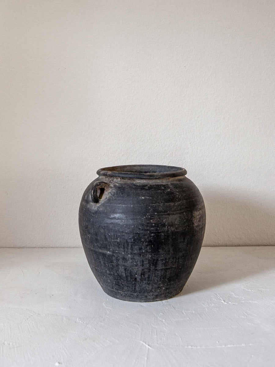 Antiker Tontopf Wabi-Sabi