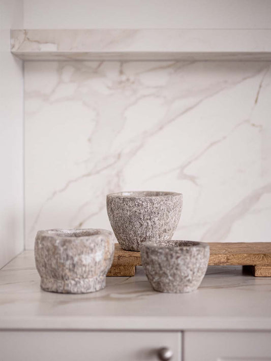 Mortier en pierre puriste