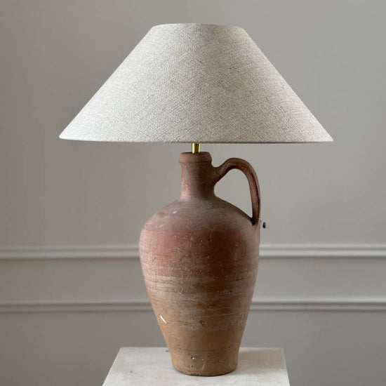 Lampe Terracotta mit antikem Keramikfuß