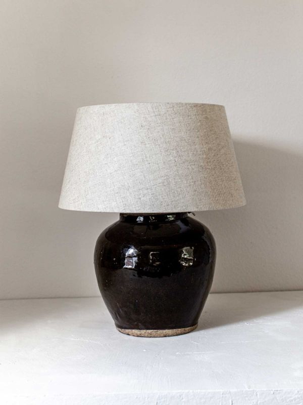 Lamp with antique ceramic base